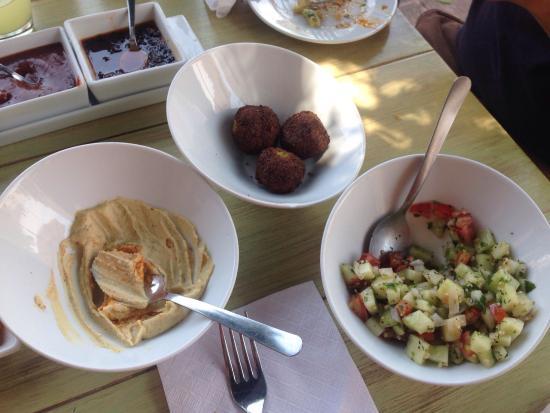 Balkan Bistro & Galeria